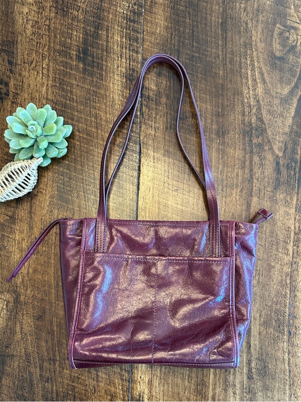 HOBO International | Behold Leather Shoulder Bag - Eggplant / Burgundy